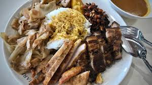 The blend of spices used in hong seng's curry provides a nice warmth. Good Hainanese Curry Rice å'–å–±é¥­ At Redhill Food Centre Singapore Youtube
