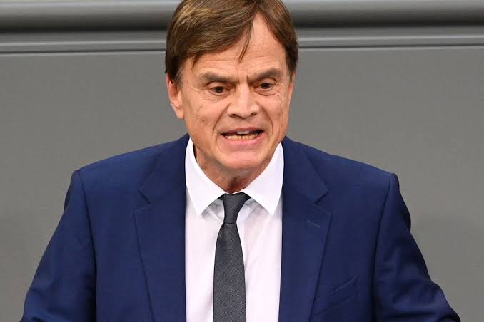 AfD-Politiker kritisiert Pläne: „Ein Mini-Mini-Mini-Reförmchen“ – Baumann  kritisiert Bürgergeld-Reform - Video - WELT