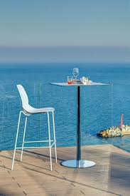 April Bontempi Outdoor Design R D Bontempi Casa Der Barhocker April Komplettiert Die Kollektion Der Stuhle Die Moderne Tech Gartenmobel Barhocker Hocker