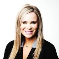 Meredith Savage's Instagram, Twitter & Facebook