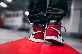 Air Jordan 1 Retro High Og Red Black And White Air Jordan 1 Retro High Og Bred Toe Black Red White 555088 610 On Feet Www Anpkick Com Air Jordans Air Jordans Retro Jordans