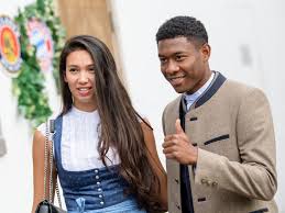 David alaba's time at bayern munich came to an end after his contract ran down real madrid soon swooped in to snap the versatile defender up for next season alaba has now opened up on his decision to head to madrid above other clubs Alaba Wird Vater Alle Warten Auf Das Baby Fussball Vienna At