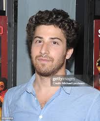 Actress Devon Aoki and her sister Ellie Stuart Hunter attend the... News  Photo