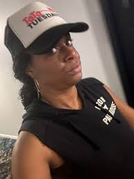 Same cut off hoodie as yesterday, new body suit