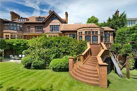 Huge 916m2 block near station and m7. This 7 Bedroom Home Is Worth 46 5million And You Ll See Why Mirror Online