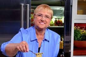 Cracco sarà anche uno chef stellato ma su questo piatto, tipico della cucina americana, il vero esperto è chiaramente joe bastianich, che non sembra. Bastianich Mamma Lidia In Tv Con Cannavacciuolo Insieme In Giuria