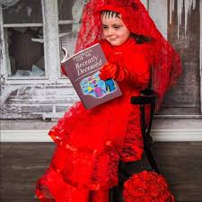 Alex brightman arrives in the opening number as an annoying, lowbrow narrator who lacks keaton's sly, unwashed trucker charm. Costumes Beetlejuice Lydia Red Wedding Dress Size 4 Poshmark