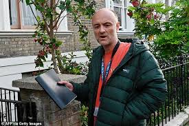 Dominic mckenzie cummings is a british political strategist who served as chief adviser to british prime minister boris johnson from 24 july. Dominic Cummings Verprugelt Die Presse Weil Er Sich Nicht Sozial Distanziert Als Er Nach Hause Zuruckkehrt Nach Welt