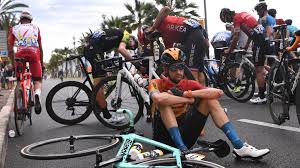De tour de france geeft en neemt. Poels Lijdt Pijn Na Val Maar Stapt Vandaag Toch Op In De Tour Nos