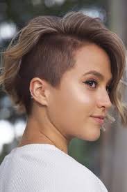 While often selected for its practicality and smart appearance, short hair needn't be the safe choice. Asymmetrical Pixie Bob With Shaved Side Asymmetricalhaircut Haicuts Shorthair Do Shaved Side Hairstyles Short Hair Shaved Sides One Side Shaved Hairstyles