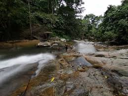 Baling jika anda mencari destinasi ecotourism yang mengagumkan di kedah, datang ke daerah baling. Air Terjun Lata Bayu Baling Percutian Bajet