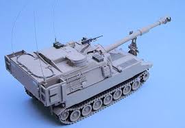 Commander, driver, gunner and loader. Italeri 1 35 M109a6 Paladin By Robert Myers