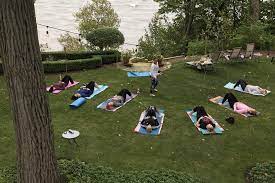Roving yoga was founded by mary alice smart in 2017. Root Down To Rise Up What I Learned From A Yoga Class On Lake Michigan Mindfulness 30seconds Health