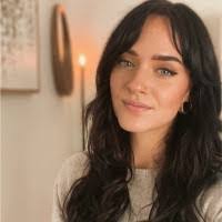 Jessica Morrow's Instagram, Twitter & Facebook