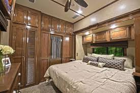 At camping world we want you to enjoy rv living in a fifth wheel. Top 5 Best Fifth Wheel Rv Brands Rvingplanet Com