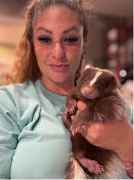 Ever wonder what it's like to own a pet skunk? Thanks to Megan for telling  us Gizmo's story 💕 Via instagram.com/gizmo_the_skunk