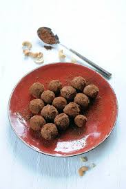 Mes Truffes Chocolat Avocat Et Datte Simplement Parce Que C Est Bon Bordel Truffes Au Chocolat Nourriture Chien Dattes