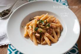 Pasta Tonno Olive E Capperi E Quasi Magia In Cucina Olive E Capperi Cibo Etnico Pasta