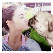 Dori Lambert's Instagram, Twitter & Facebook