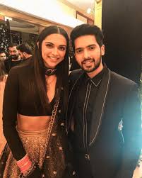 Image May Contain 5 People People Standing Deepika Padukone Style Bollywood Celebrities Deepika Padukone