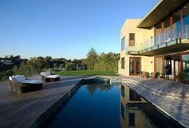 Celebrity Home Rihanna S House In Beverly Hills California Beverly Hills Houses Celebrity Houses Rihanna House