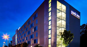 Es bietet geschäftsreisenden und touristen einen leichten zugang zum stadtzentrum und zu sehenswürdigkeiten wie dem berühmten dom und der altstadt. Park Inn By Radisson Frankfurt Airport Prices Photos Reviews Address Germany