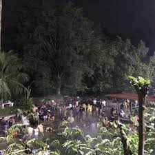Ini wajar, karena kolam selayang tidak dilengkapi dengan wahana permainan air, tidak seperti waterpark pada umumnya. Kolam Air Panas Selayang