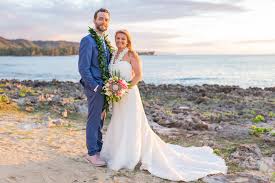 Breathtaking ocean and island views, expansive outdoor venues, a rustic indoor barn, elegant tropical gardens and newly renovated guest suites make sunset ranch the most exquisite wedding venue in hawaii. View Oahu Beach Wedding Venues And Locations In Hawaii