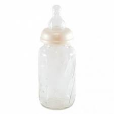 When it comes to choosing baby bottles, i feel strongly that parents should avoid using plastic baby bottles given how frequently your baby will be given a bottle, and given that milk or formula are served warm, plastic bottles are simply not worth the risk. Best Baby Bottle Babygearlab