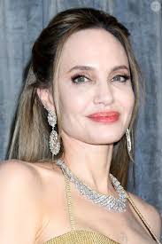 Photo : Angelina Jolie à Los Angeles le 17 novembre 2024. © Kay Blake/ZUMA  Press Wire/Bestimage