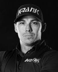 Logan Teal's Instagram, Twitter & Facebook