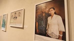 Untuk menjadi makhluk sosial yang memiiki kepribadian baik serta bermoral tidak secara otomatis, perlu suatu usaha yang disebut pendidikan. Agan Harahap Ungkap Beban Moral Di Balik Project Our Family Portraits Tribun Jogja