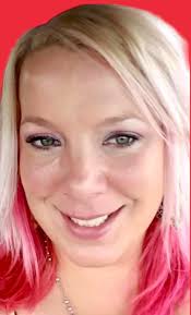 Lana Nicole Hill was born