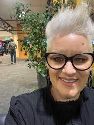 Steinies Hair Masters‎