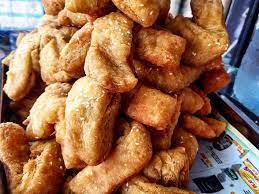 Kue tradisional ini banyak dijual para pedagang kaki lima berdampingan dengan pedagang martabak. Daftar Nama Lain Odading Di Indonesia Bolang Baling Hingga Kue Bohong