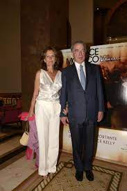 Jun 06, 2021 · o juiz de instrução ivo rosa pronunciou ricardo salgado pela alegada prática de três crimes de abuso de confiança. Maria Joao Bastos Salgado