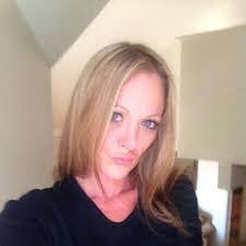 Kara Holtz's Instagram, Twitter & Facebook