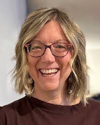 Lynette Olson's Instagram, Twitter & Facebook