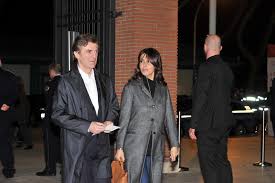 L'ex manager di telecom è alle prese con mille telefonate. La Neo Grillina Sabrina Ferilli Vista Da Umberto Pizzi Le Foto Formiche Net