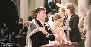 Las tradiciones de matrimonio mexicanas son hermosas, ricas en significado, y fáciles de incorporar a cualquier tipo de boda. Padrinos De Boda Velacion Lazo Arras Anillos Ramo Cojines Biblia Y Rosario El Blog De Una Novia