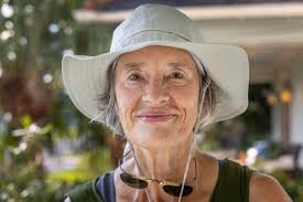 Woman saves the life of a 6-foot alligator found hooked