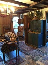 Walker Homestead Kris Casucci Http Www Walkerhomestead Com Https Www Facebook Com Wa Primitive Homes Primitive Living Room Primitive Decorating Country