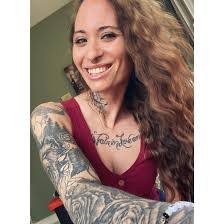 Brandi Grose's Instagram, Twitter & Facebook