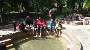 Direka khas dengan konsep unik bagi air. Mydan Homestay Sungkai Kolam Air Panas Ni Xsggup Nak Bbuh Kaki Dlm Tu Ada 3kolam Berdekatan Antra 1sama Lain Tp Yg Ni Pling Panas Facebook