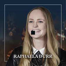 Tanja Petrasek verrät uns, wie sie sich als Musicaldarstellerin auf ihre  Rolle der Wienerin Emmy Berg vorbereitet. ✨✨ #zeppelindasmusical  #ralphsiegel #cast #schauspieler #sänger #füssen  #festspielhausneuschwanstein #backstage #stage #theater ...