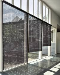 Creationbaumann Rollo Designrollo Blackandwhite Lichtspiel Sonnenschutz Sichtschutz Auch Elektr Moderne Fenstervorhange Haus Jalousien Fenstergestaltung