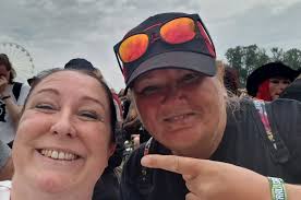 If anyone knows Louise (right) pls tell her to pop me a friend request so  we can stay in contact 🙏 This ace fellow downloader helped to make mine  and my girls