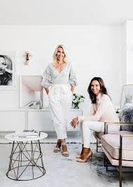 Three Birds Renovations Used Dulux Vivid White In Their Office Space Pictured In 2021 Best White Paint Dulux White White Paint Colors