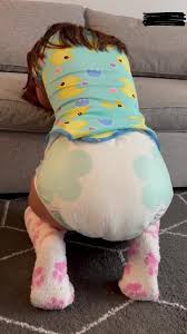 Poop diaper girl: Babygirl makes pushies in her… ThisVid.com