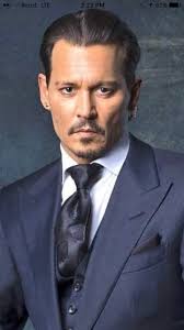 Johnny ♥️ Oh wow, he looks absolutely gorgeous 😍 The suit and tie are  perfect 😍